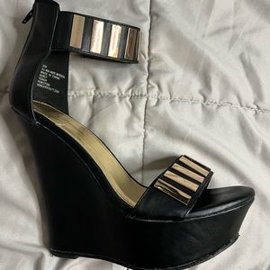 Black Wedges